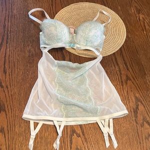 Victoria’s Secret’s Chic Flattering Cutout Bra Mesh Corset Size 34C